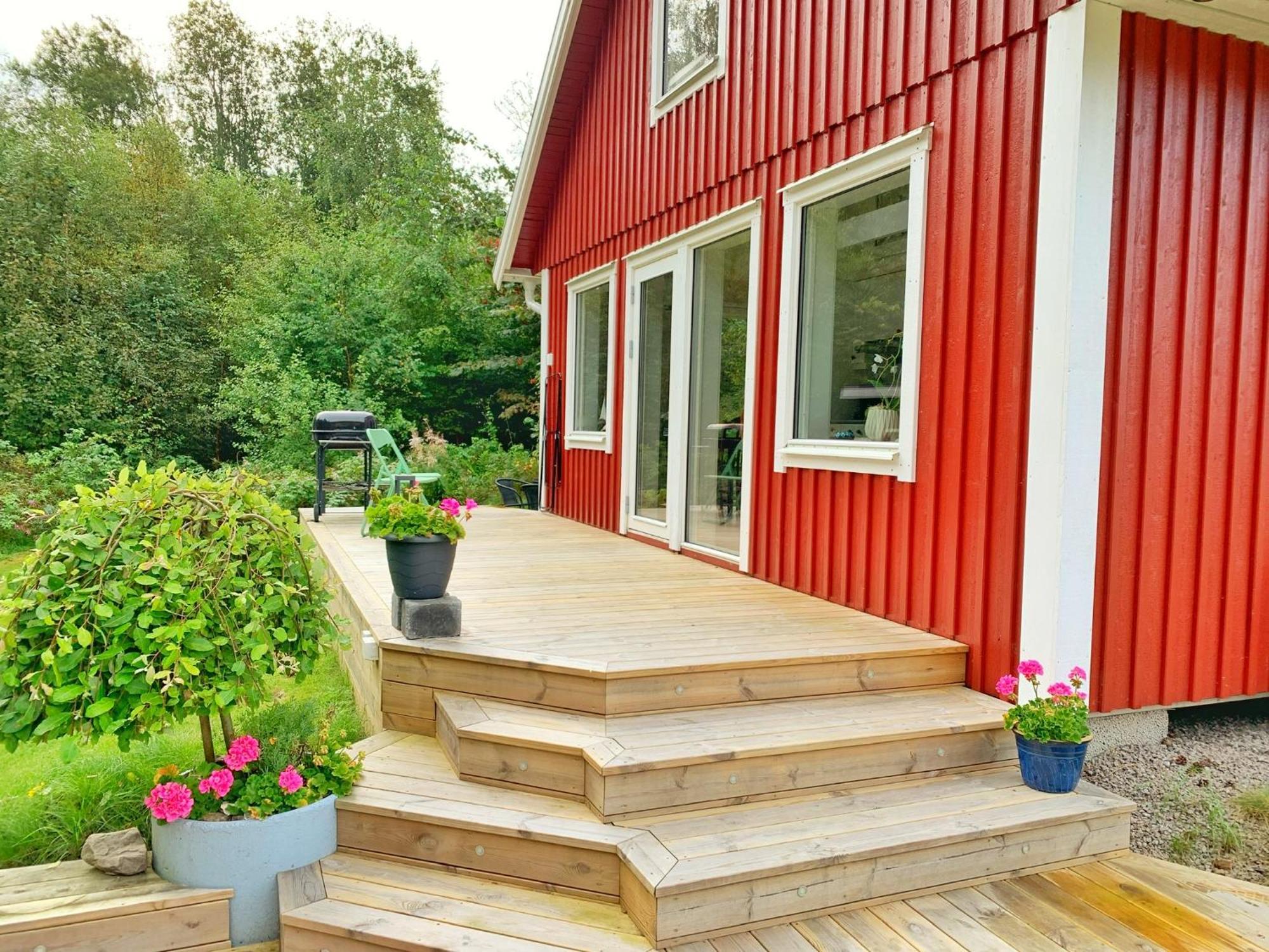 The Blomsholm Cabin - Recharge Your Electric Car Stromstad Exterior photo