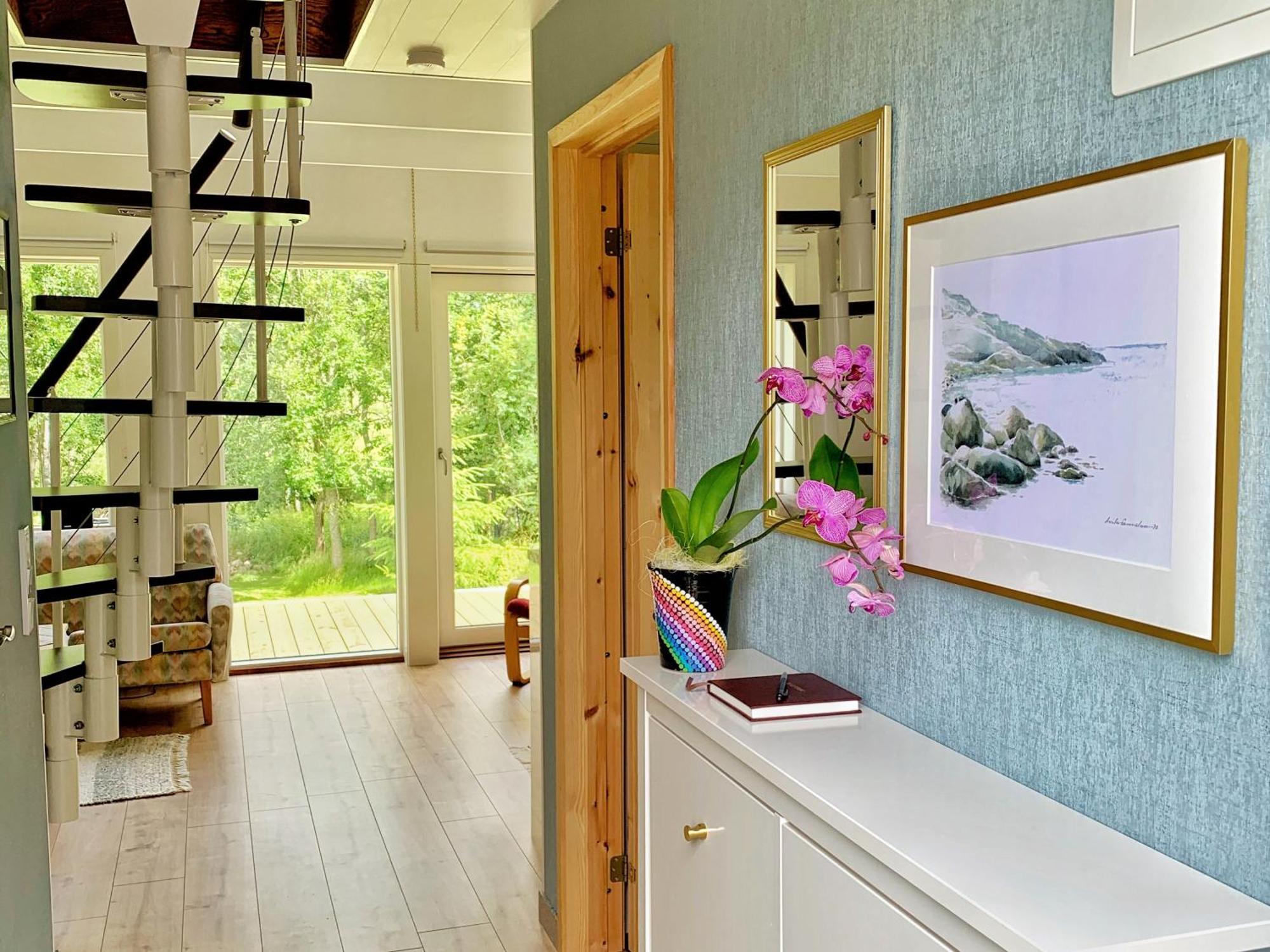 The Blomsholm Cabin - Recharge Your Electric Car Stromstad Exterior photo